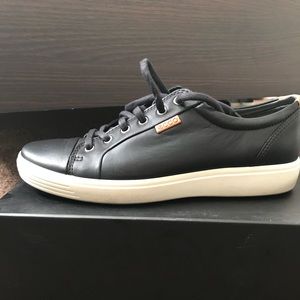 Ecco Soft 7 black leather casual sneakers